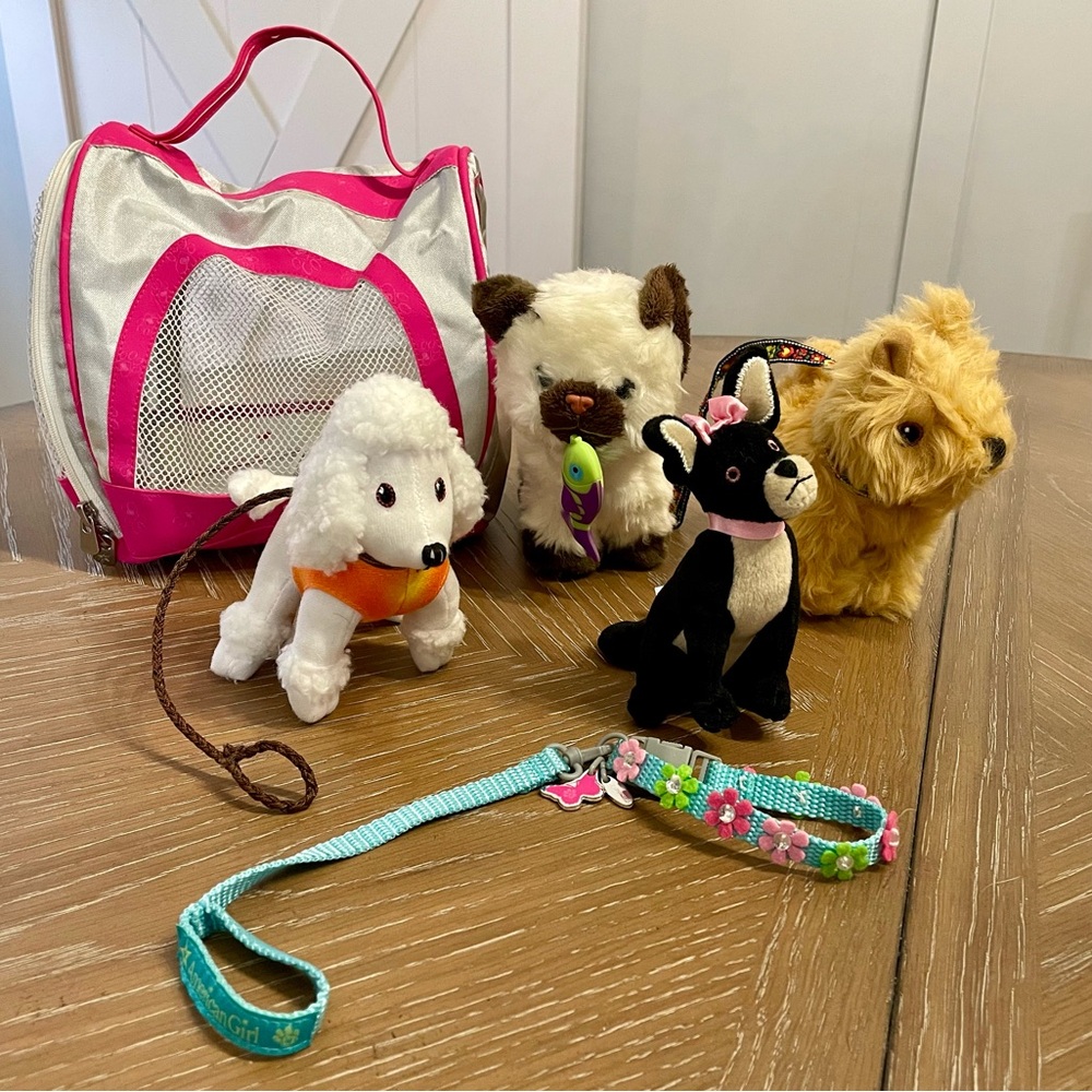 American Girl 3 Puppy Set, Himalayan Kitten and Carrier -New condition-Used